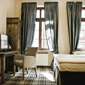 five-stars-luxury-hostel.hotelswroclaw.com/